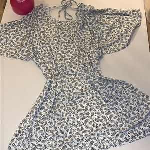 🔵⚪️🔵Ann Taylor Blouse